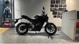 HONDA CB 125 R