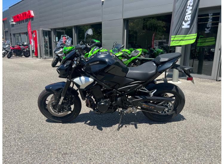 KAWASAKI Z900