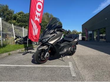 KYMCO AK 550