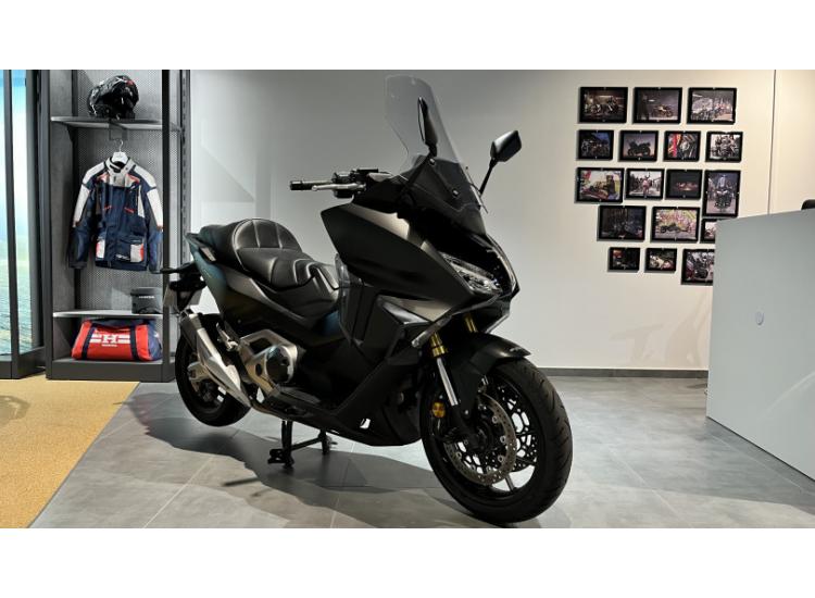 HONDA FORZA 750